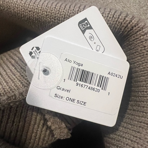 NWT Alo Everyday Beanie - Gravel - Picture 7 of 7